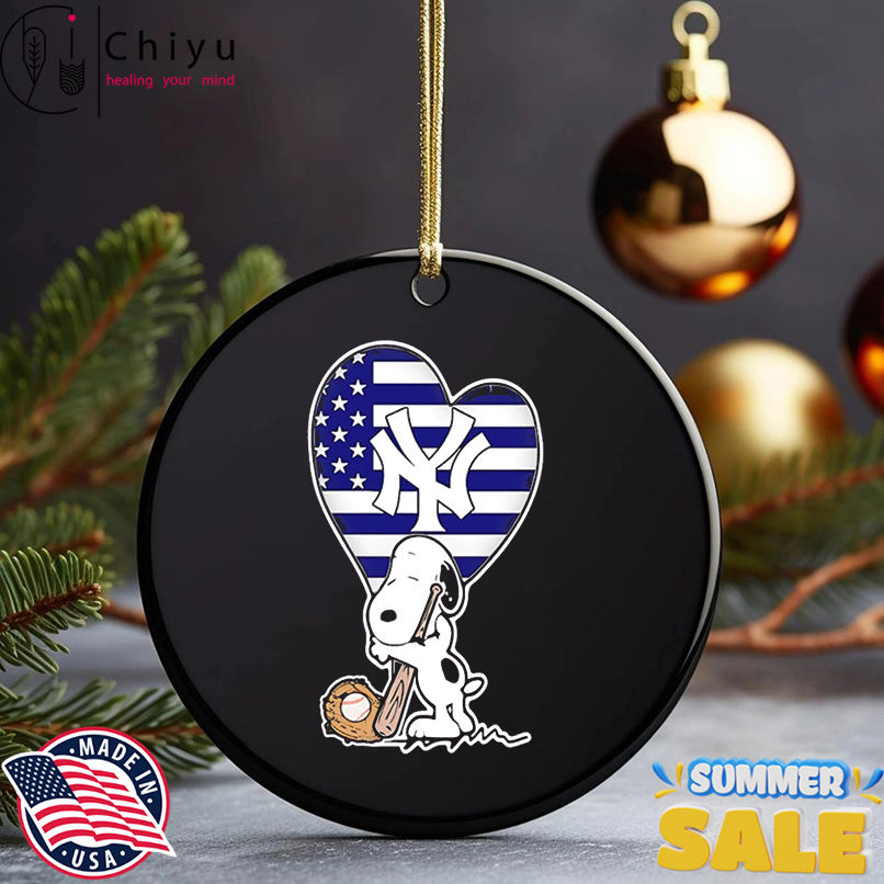 New York Yankees Snoopy Heart Love Yankees shirt New York Yankees Snoopy Heart Love Yankees shirt