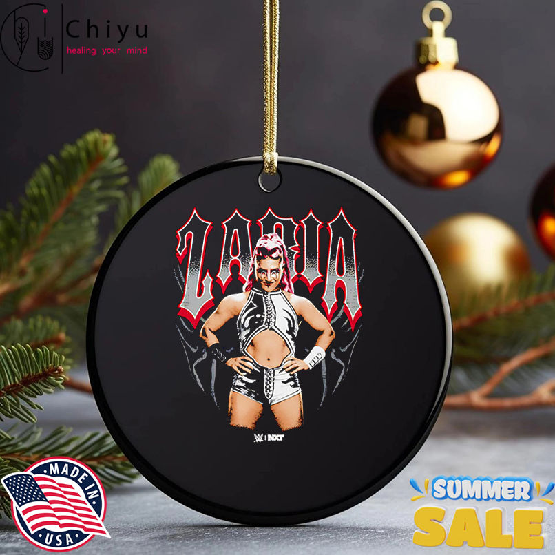 Zaria Grunge pose retro shirt