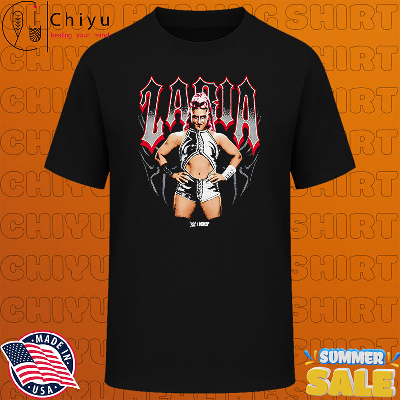 Zaria Grunge pose retro shirt