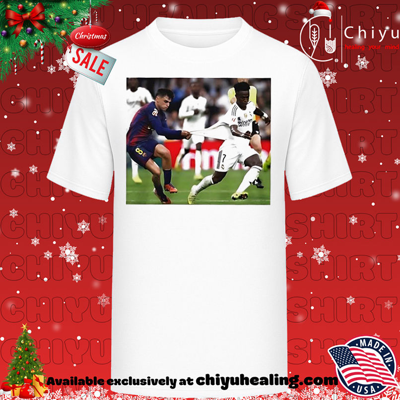 Pedri pull Vinícius Júnior shirt, Hoodie, Sweatshirt, Poster Canvas, Mug, Ornaments